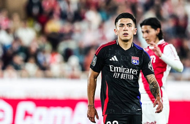 Arsenal bị chỉ trích vì bỏ qua Thiago Almada.