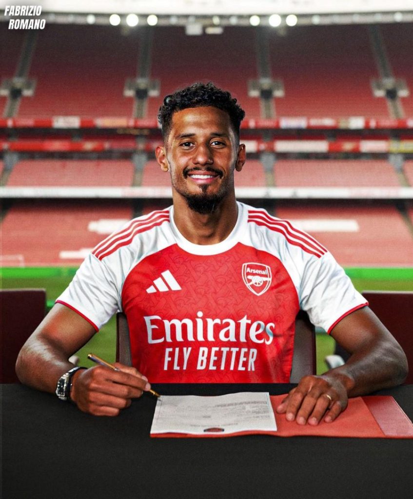 Saliba chính thức ký hợp đồng mới kéo dài đến năm 2030 với Arsenal