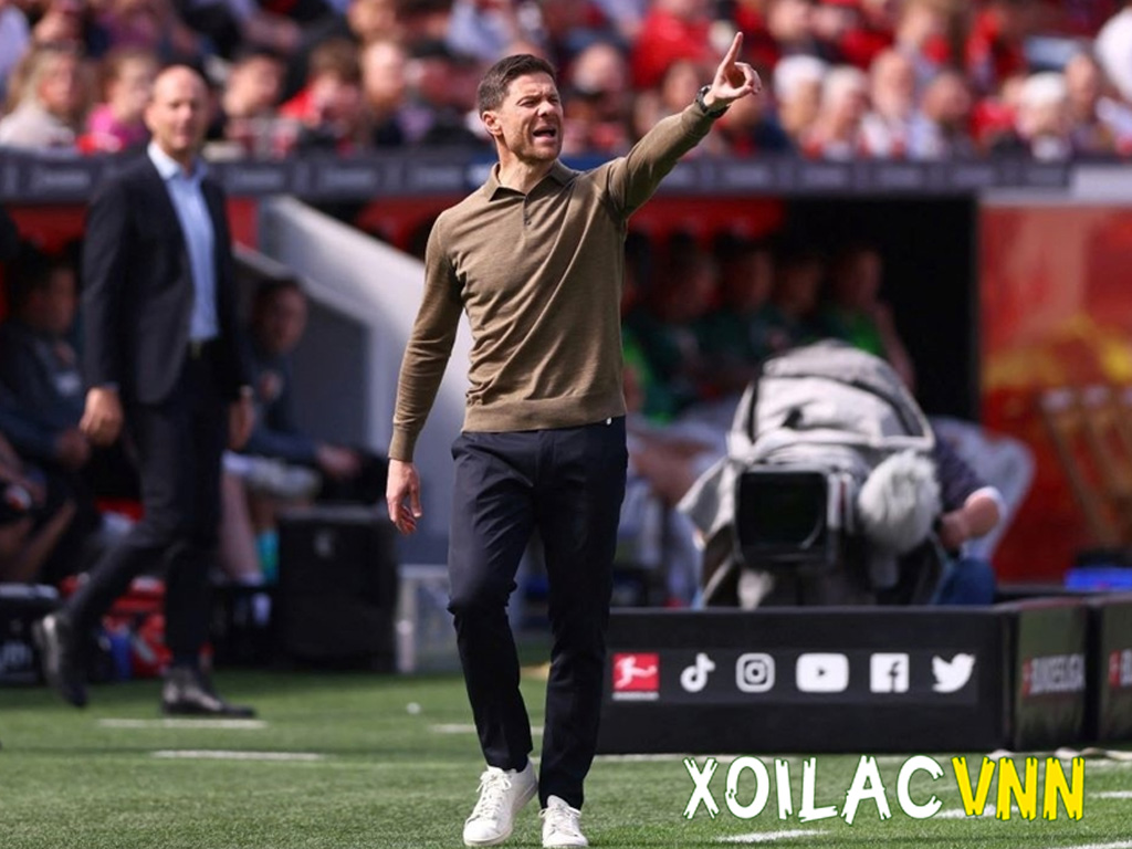 xabi-alonso-chi-dao-ngoai-duong-bien