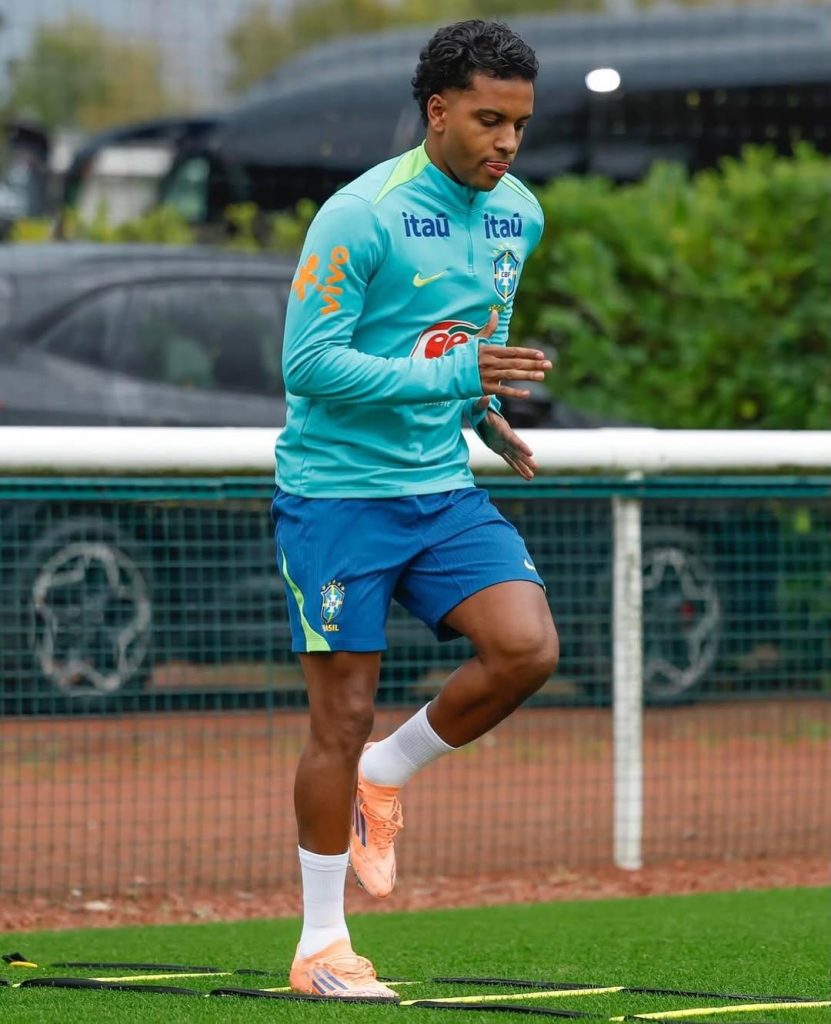 Rodrygo tập luyện ở London giúp anh tiếp xúc trực tiếp với môi trường sống quanh sân tập Arsenal