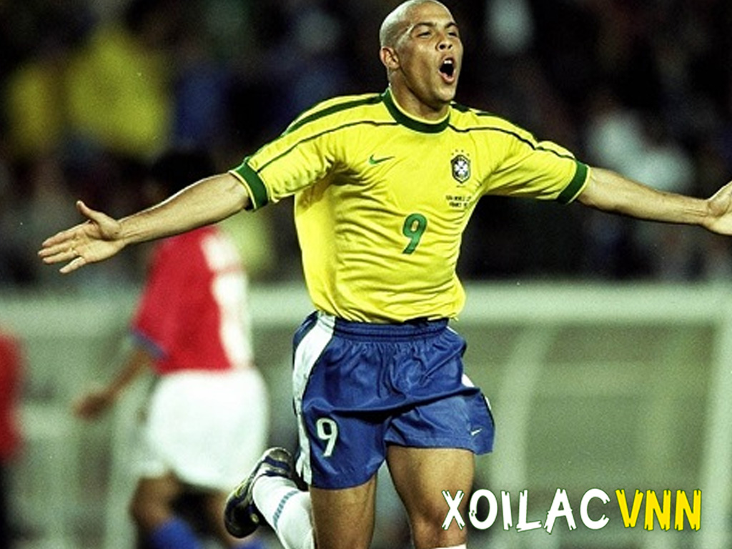 ronaldo-beo-trong-mau-ao-brazil