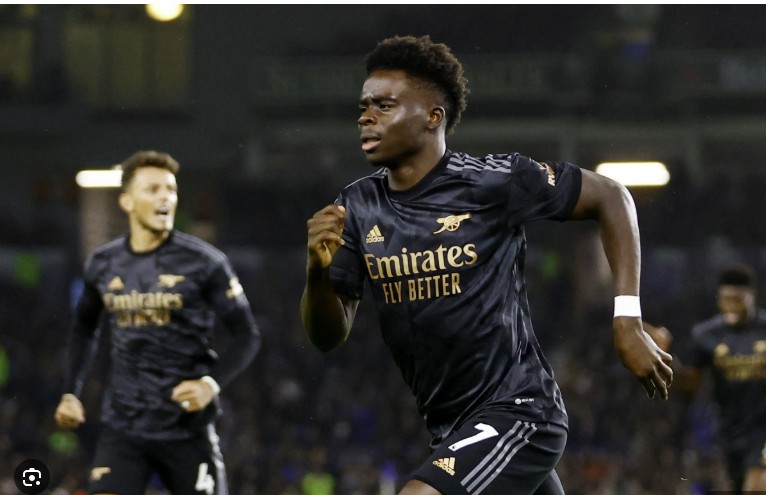 Arteta sẽ giải quyết bài toán liên quan đến Saka