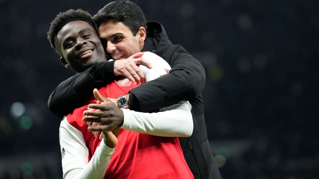 Arteta đau đầu với bài toán Bukayo Saka