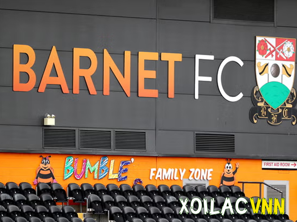 barnet-dang-thi-dau-tai-giai-hang-thap