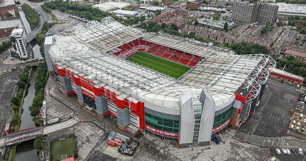 Kế hoạch 'New Trafford' vẫn là đích đến cuối cùng của Man United