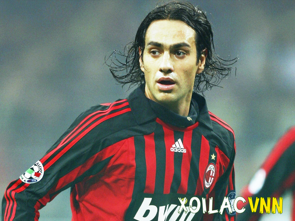 nesta-tung-la-trung-ve-hang-dau-the-gioi