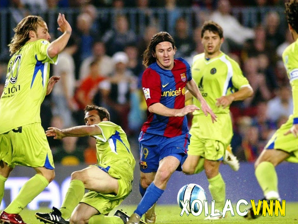 pha-bong-solo-cua-messi