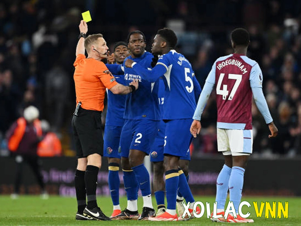 neu-co-tinh-de-tay-cham-bong-se-bi-phat