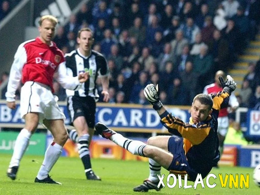 sieu-pham-cua-bergkamp