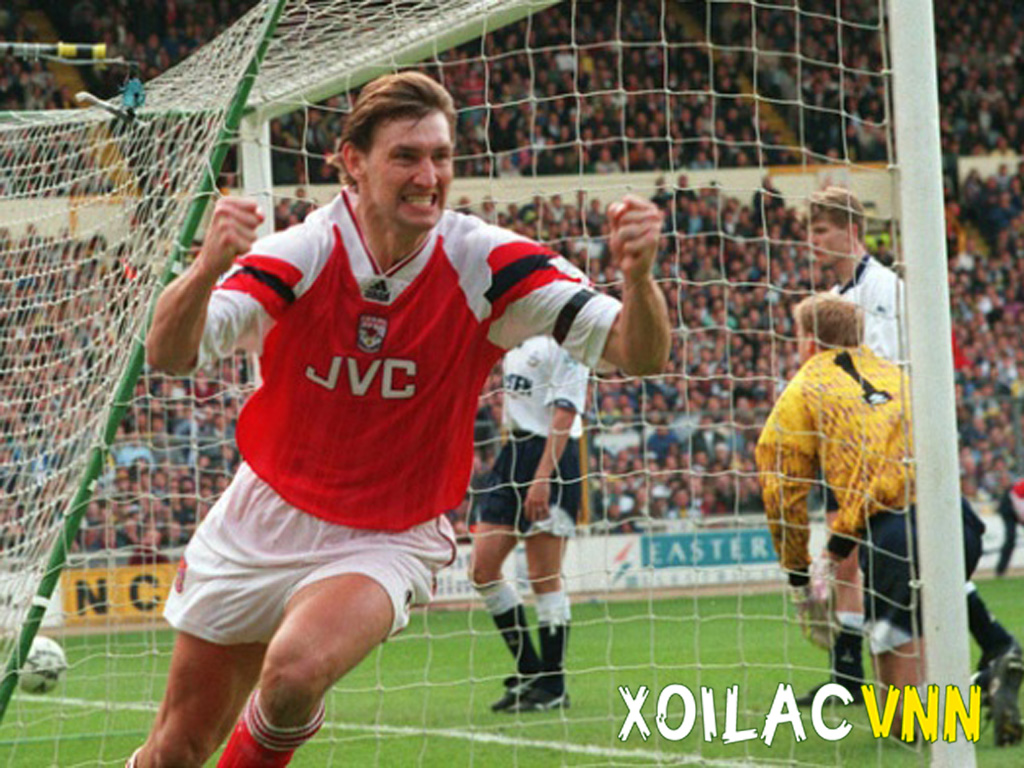 tony-adams-la-bieu-tuong-ve-long-trung-thanh-cua-phao-thu